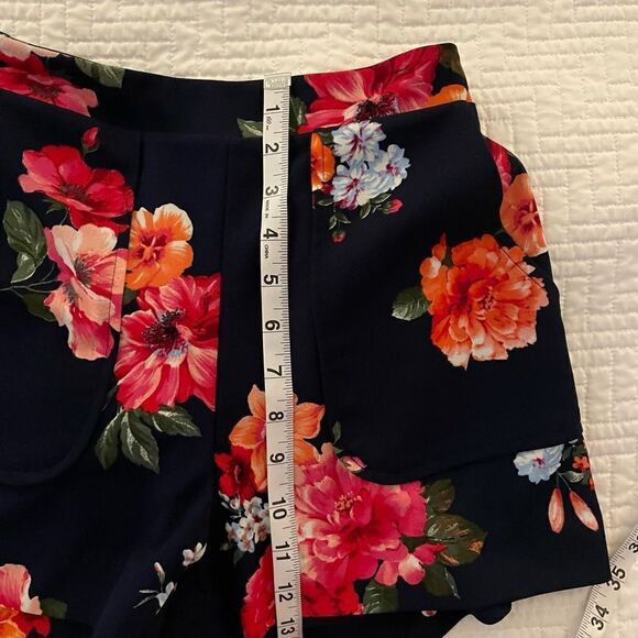 EUC Girl's Good Luck Gem Floral Shorts Size XS - Picture 5 of 6